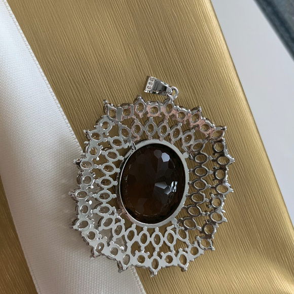 Gorgeous Large Faceted Dark & Light Smokey Topaz - Picture 4 of 5